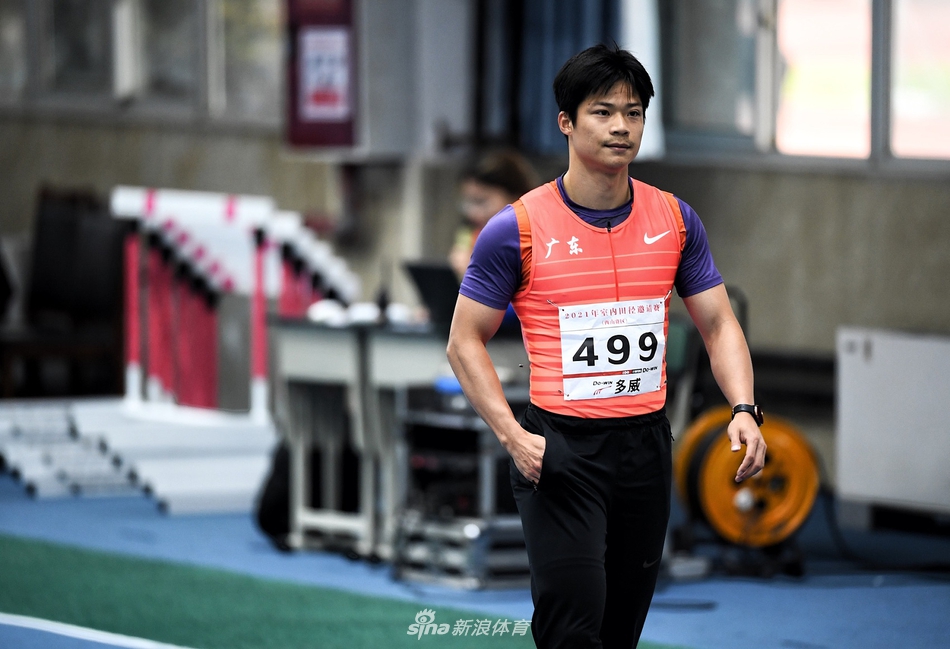 苏炳添在预赛中