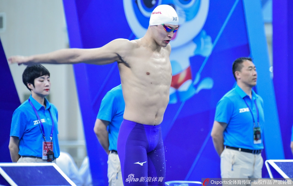 冠军赛男子200米自由泳半决赛孙杨第一