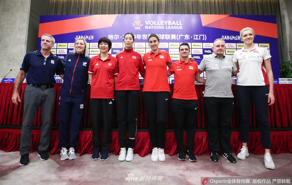 郎平朱婷出席江门站赛前发布会