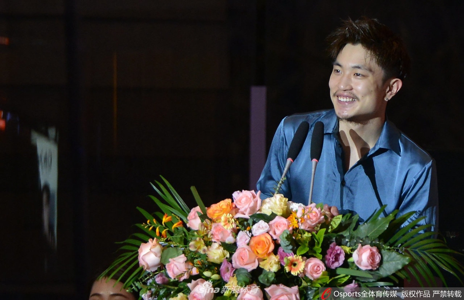 花滑名将闫涵亮相活动