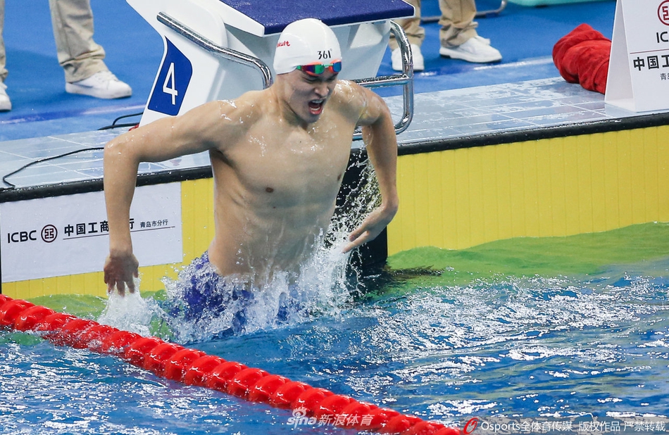 冠军赛孙杨400米自由泳夺冠
