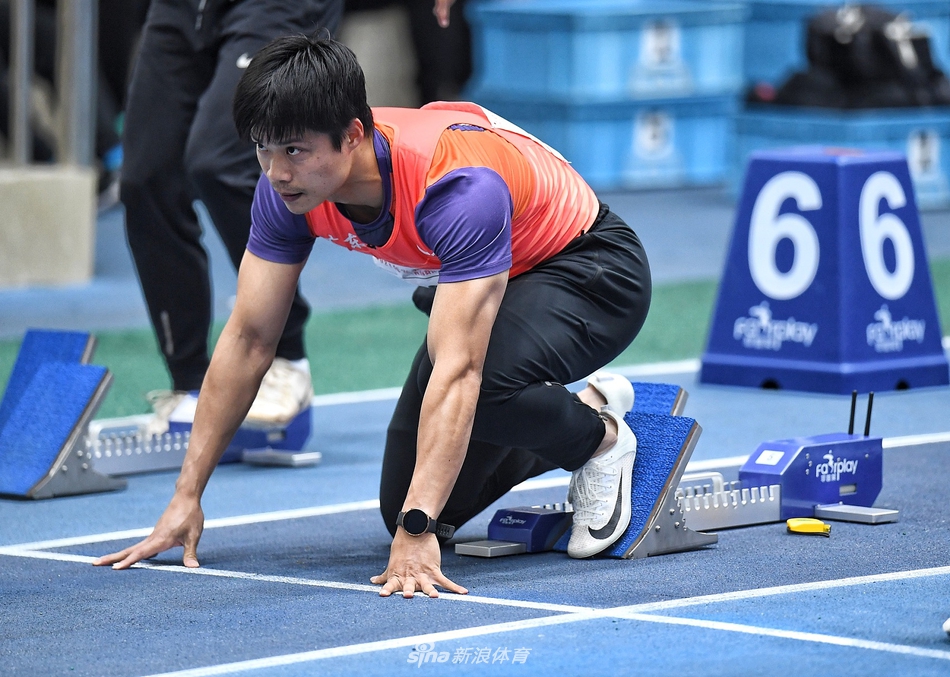 苏炳添在预赛中
