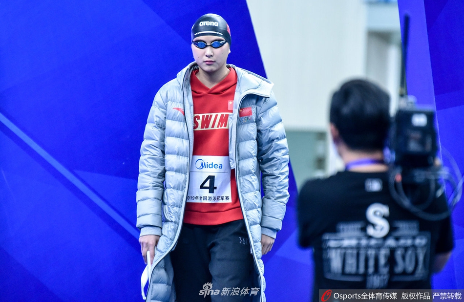 冠军赛王简嘉禾打破女子800米自由泳亚洲纪录
