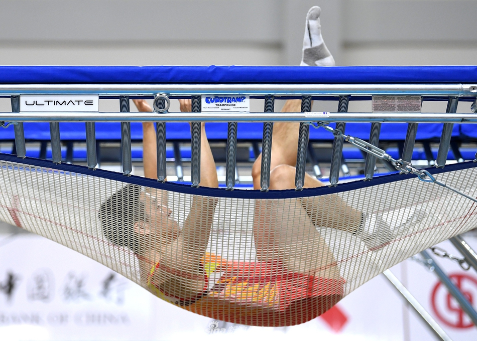 东京奥运会蹦床选拔积分赛 董栋暂列第七