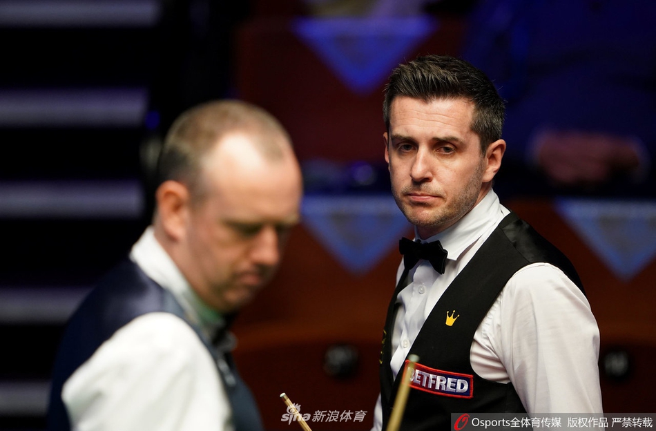 斯诺克世锦赛1/4决赛：塞尔比暂领先威廉姆斯