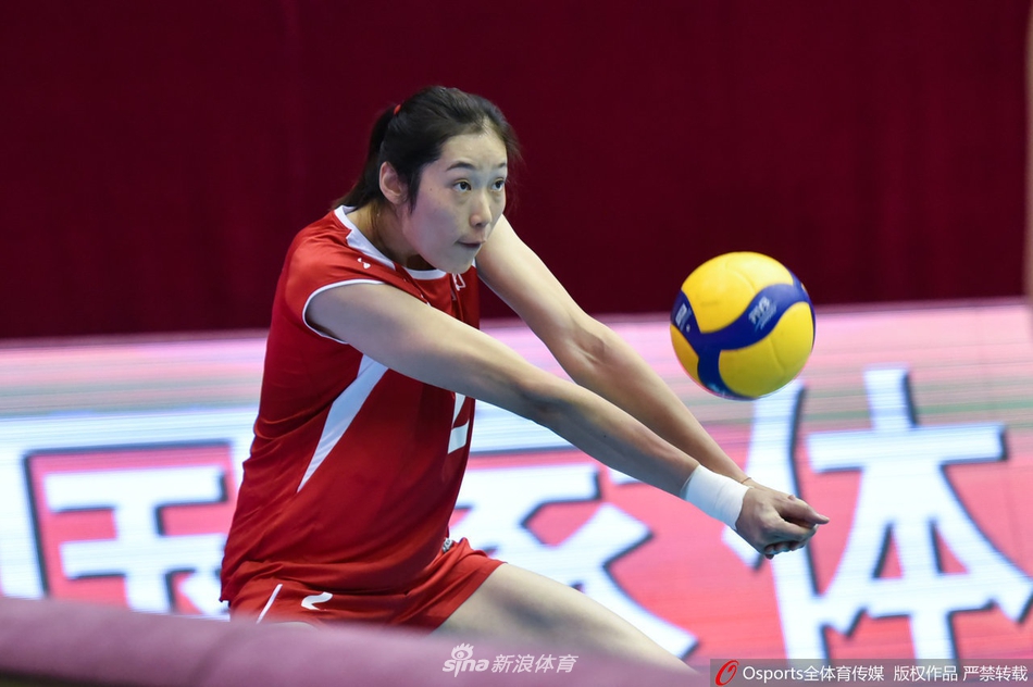 全运女排资格赛河南vs辽宁 朱婷颜妮热身