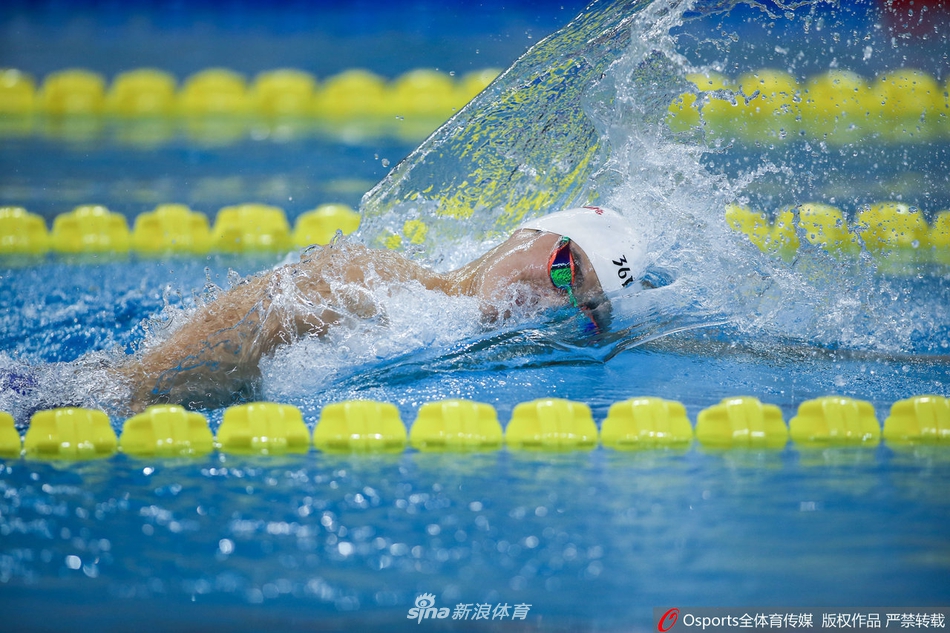 冠军赛男子200米自由泳半决赛孙杨第一