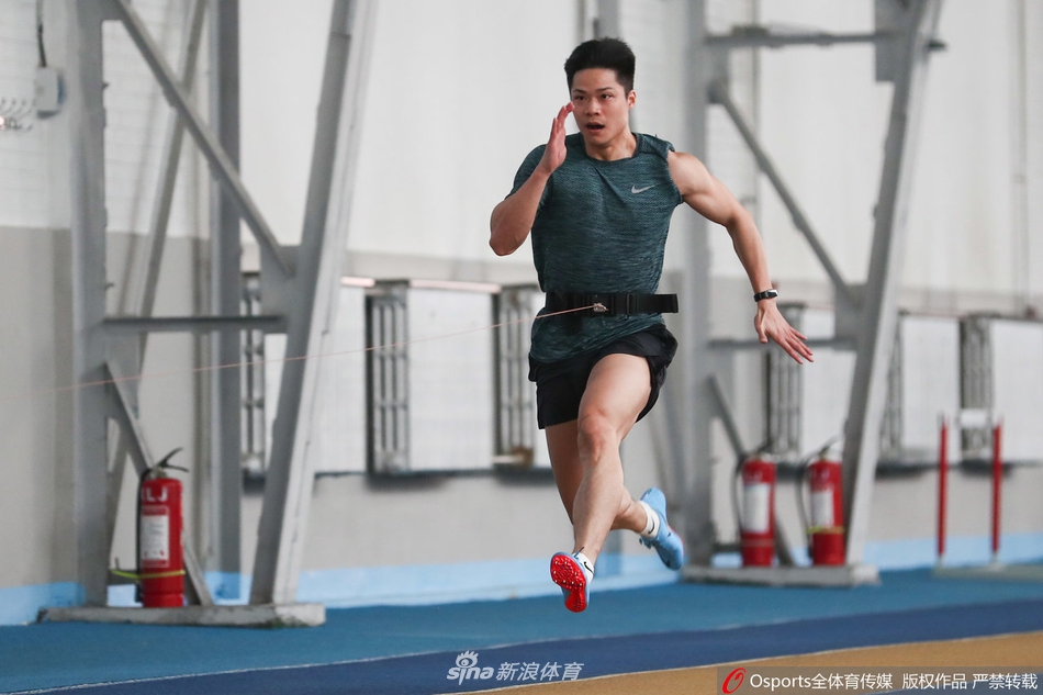 苏炳添备战亚锦赛