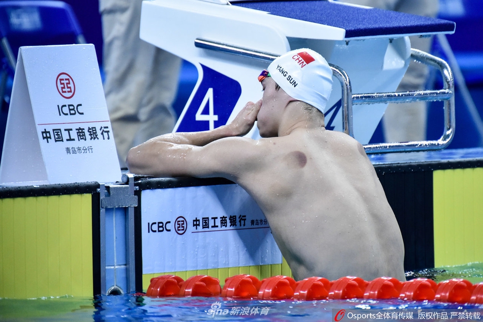 冠军赛男子1500米自由泳孙杨夺冠