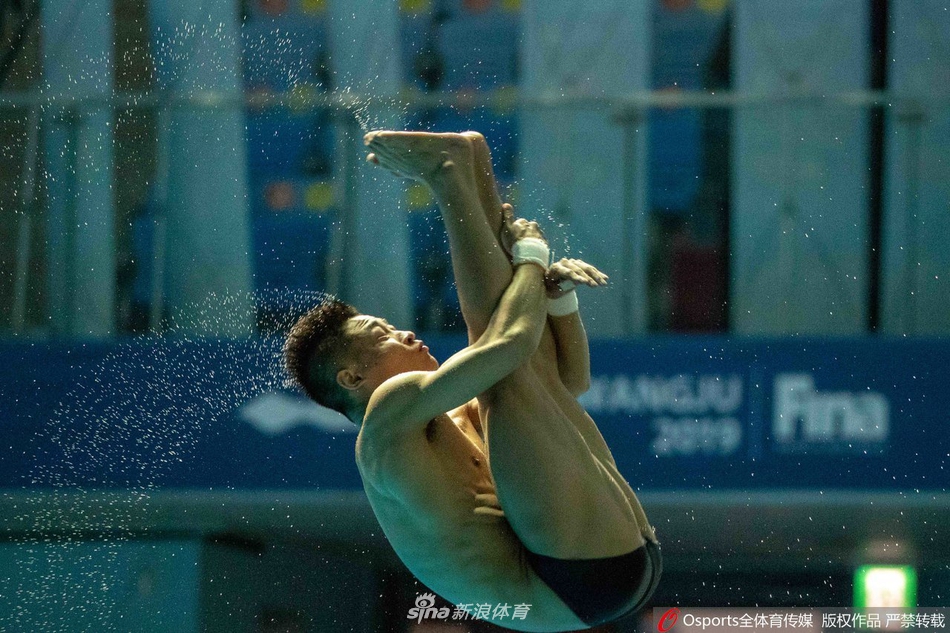 中国跳水队备战游泳世锦赛