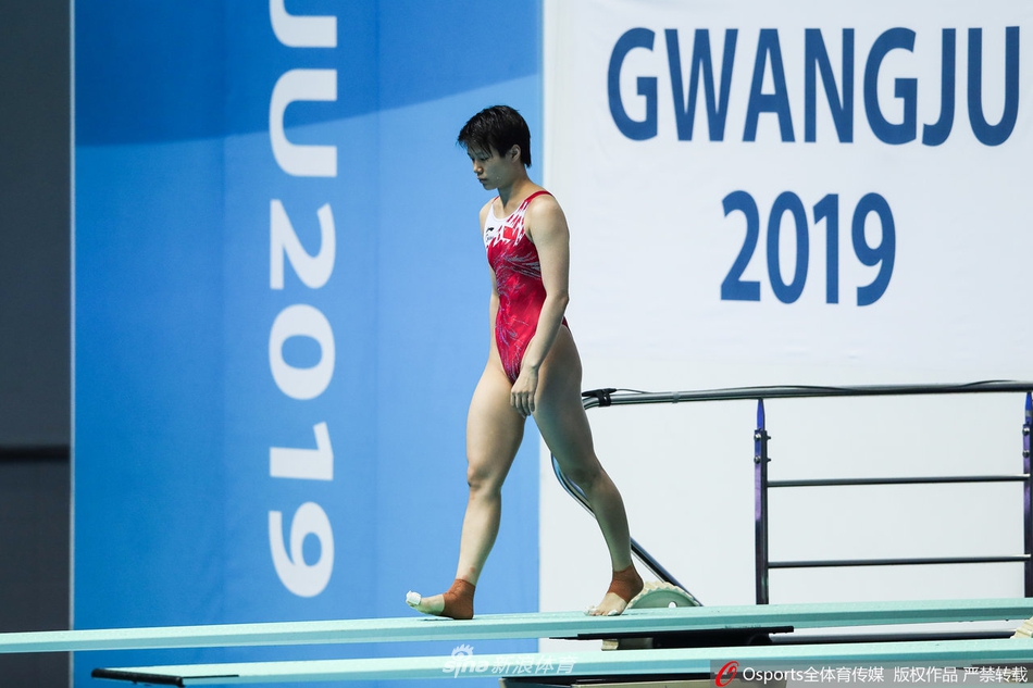 世锦赛施廷懋女子三米板折桂 王涵亚军