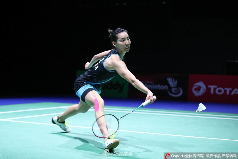 世锦赛女单1/8决赛：陈雨菲2-1李文珊