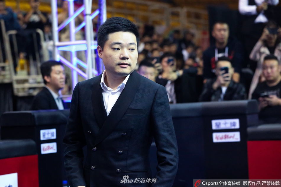 中式台球锦标赛 丁俊晖出席开幕式