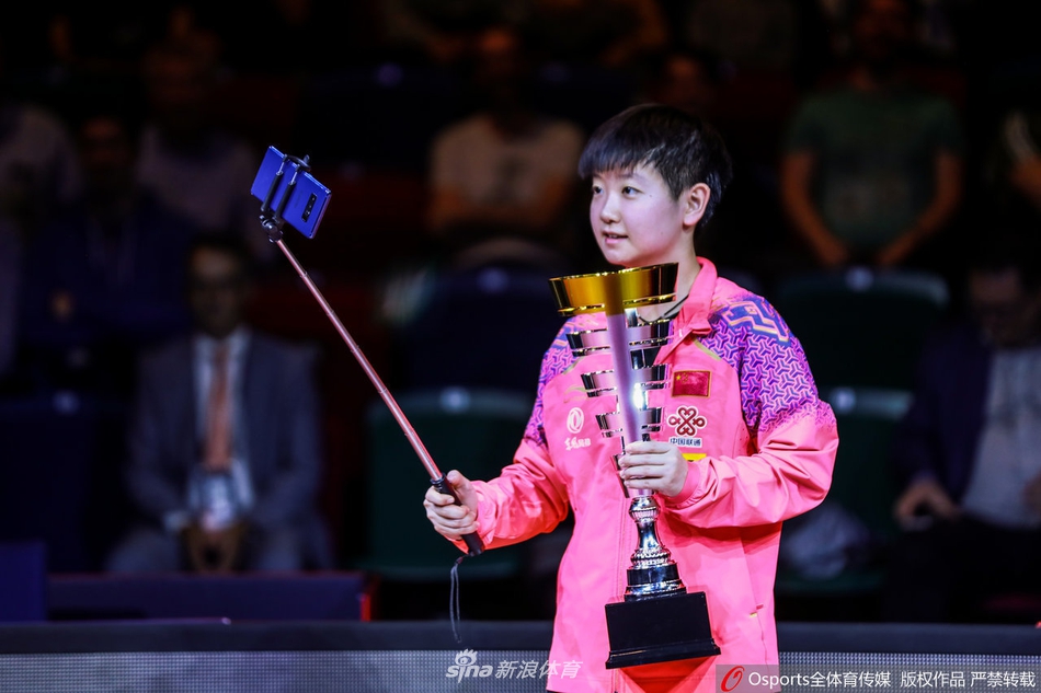 德乒赛女单孙颖莎胜伊藤美诚夺冠