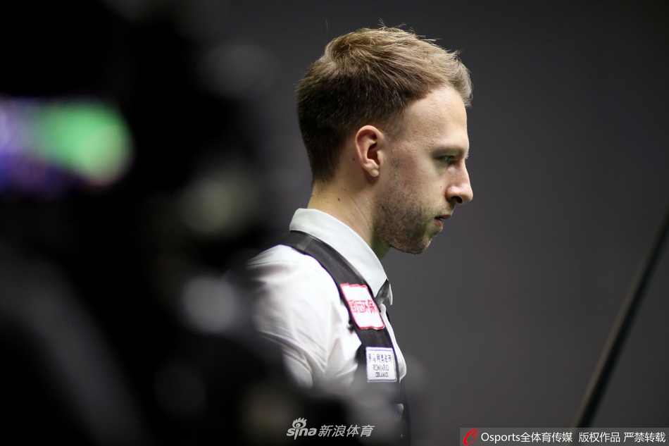 斯诺克世界公开赛第2轮：特鲁姆普5-3梁文博