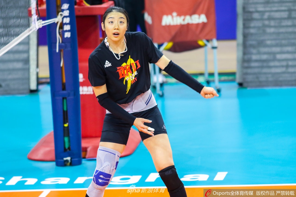朱婷领衔天津女排备战总决赛第三场