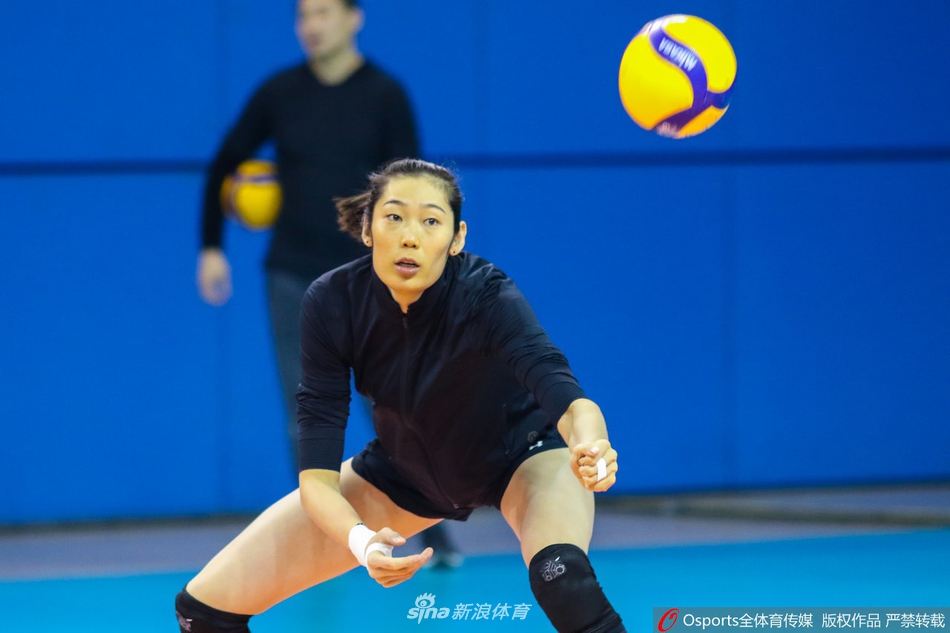 朱婷领衔天津女排备战总决赛第三场