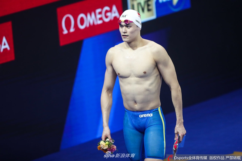 冠军游泳系列赛深圳站 孙杨400米自由泳夺冠