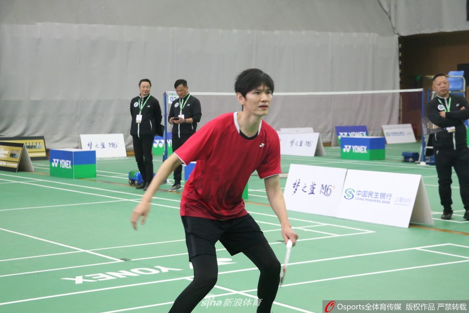 林丹鲍春来王仪涵出席羽球活动