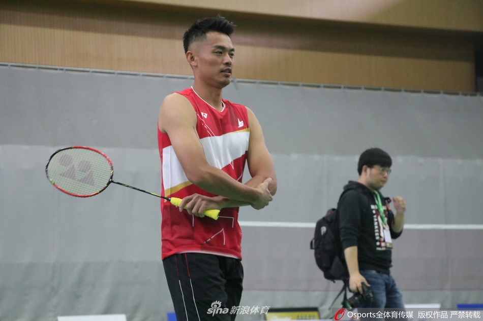 林丹鲍春来王仪涵出席羽球活动