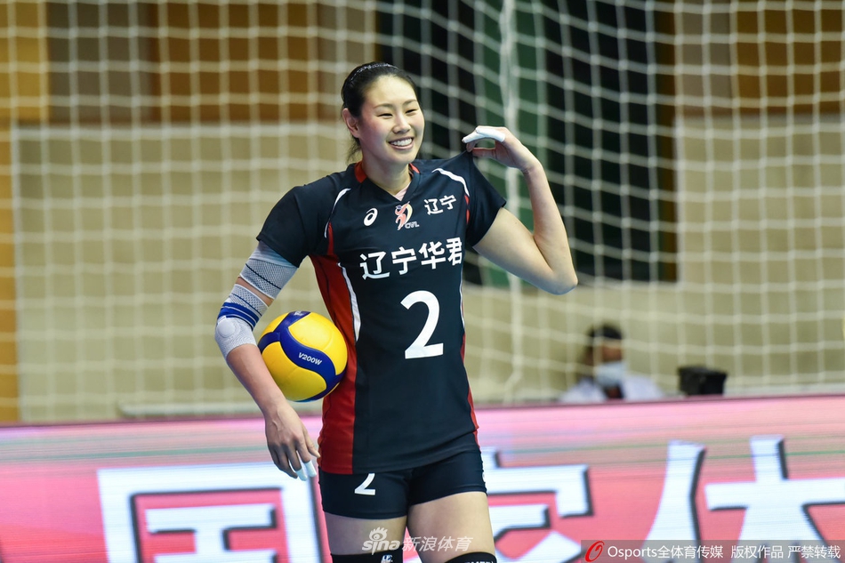 全运女排资格赛河南vs辽宁 朱婷颜妮热身