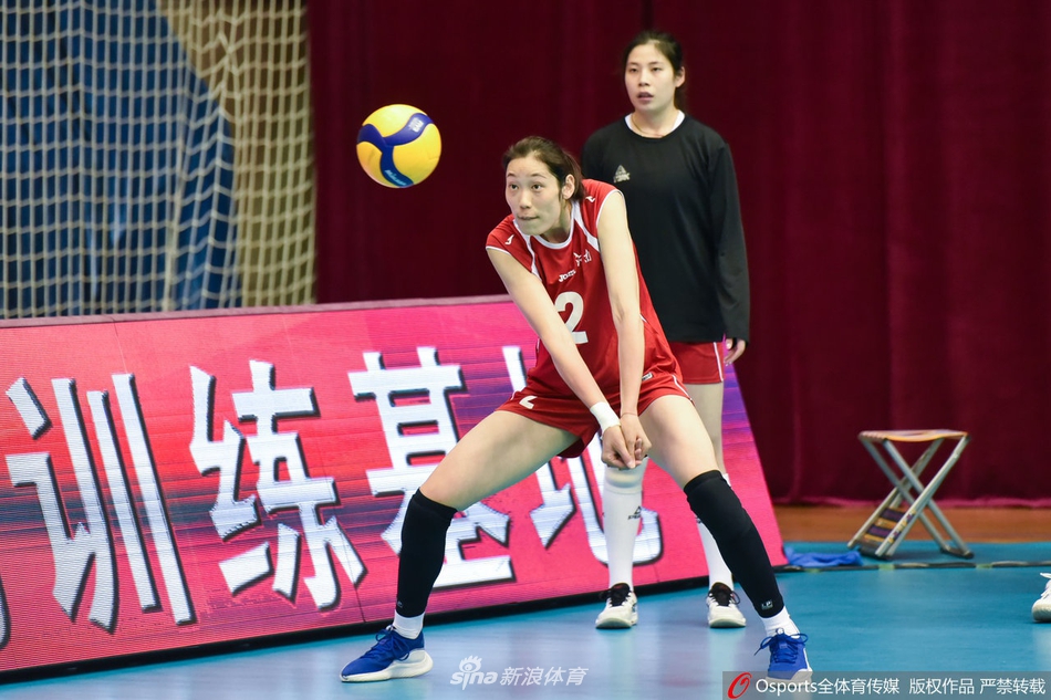 全运女排资格赛河南vs辽宁 朱婷颜妮热身