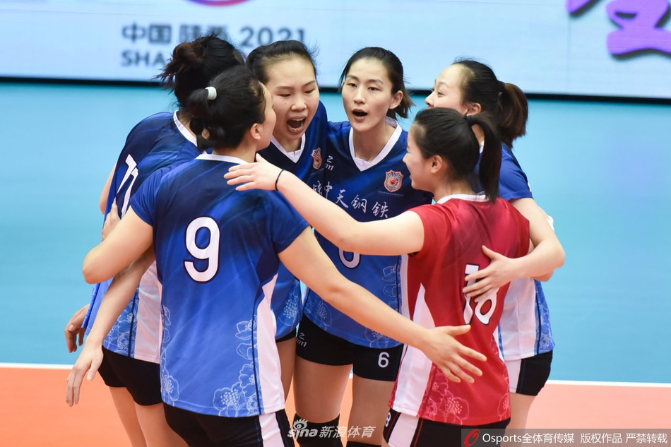 全运女排资格赛江苏3-0河南 朱婷休战