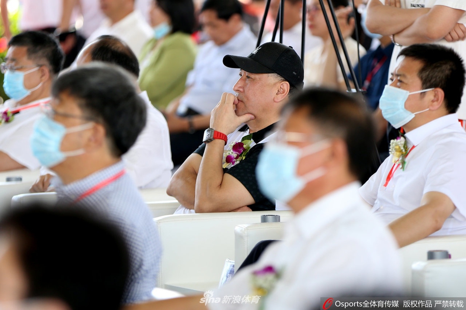 李永波被授予阜新温泉文化宣传大使