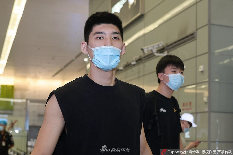 上海男排携全运冠军而归