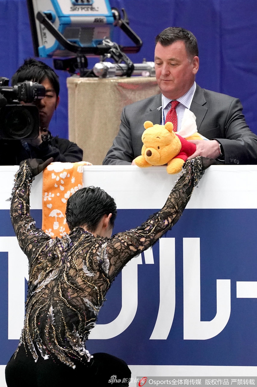 花滑世锦赛羽生结弦破300分摘银