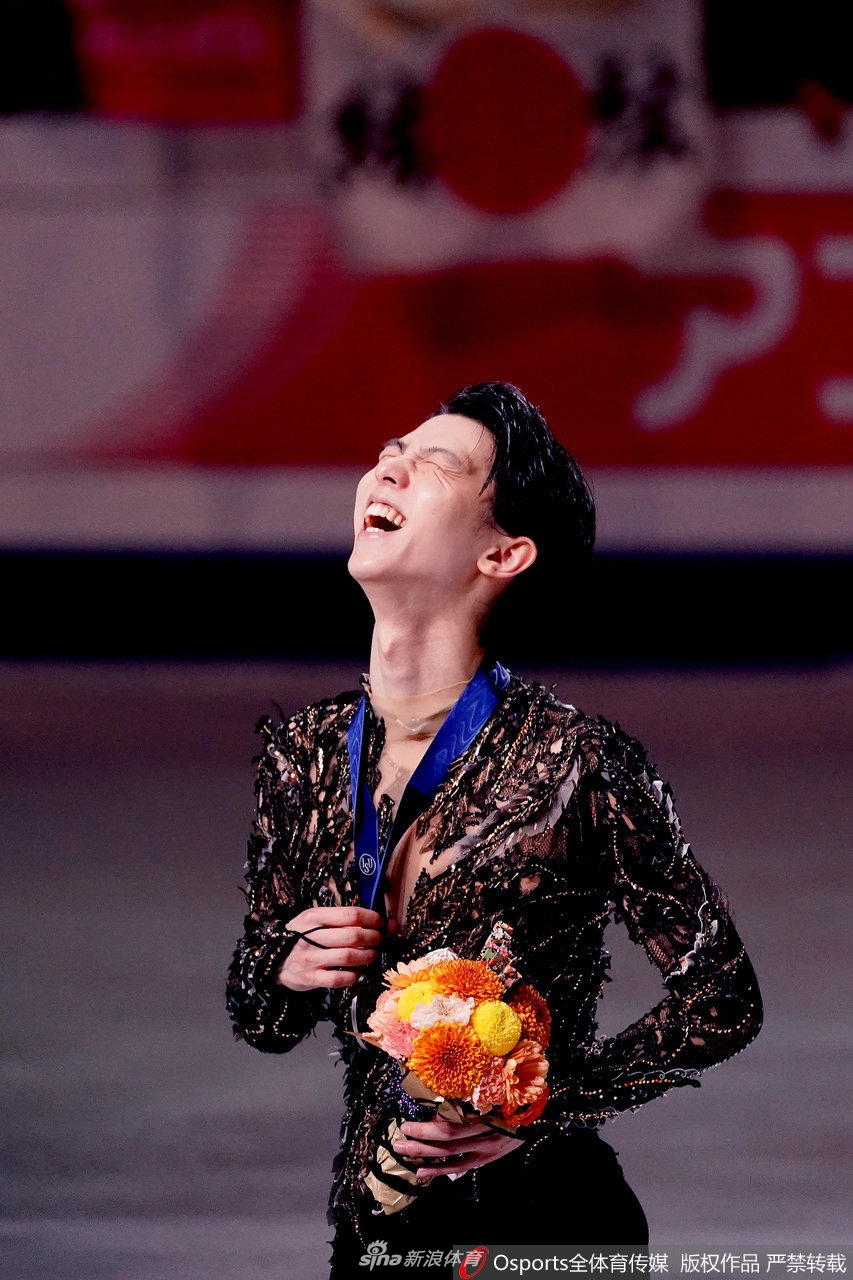 花滑世锦赛羽生结弦破300分摘银