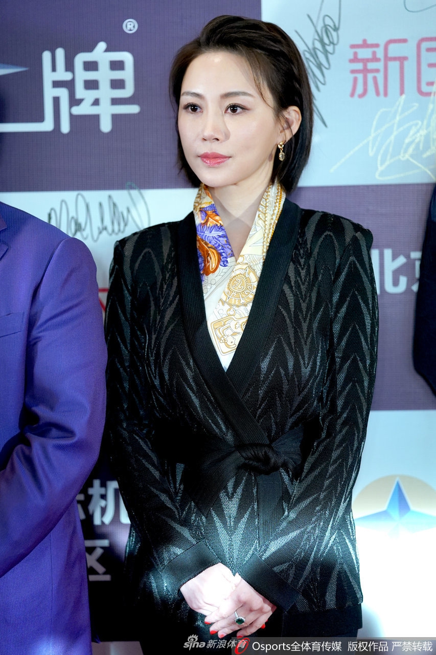 斯诺克中国公开赛开幕式：潘晓婷丁俊晖同框