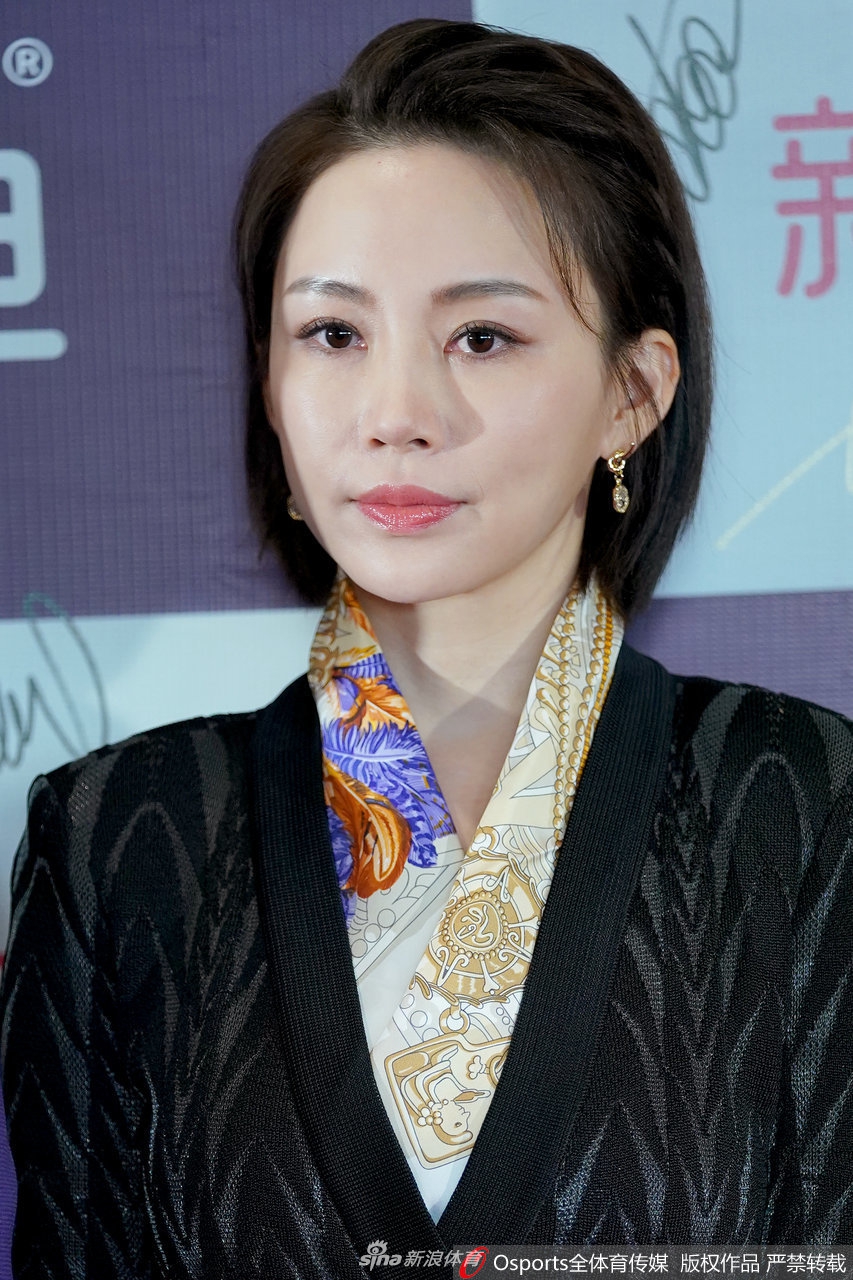 斯诺克中国公开赛开幕式：潘晓婷丁俊晖同框