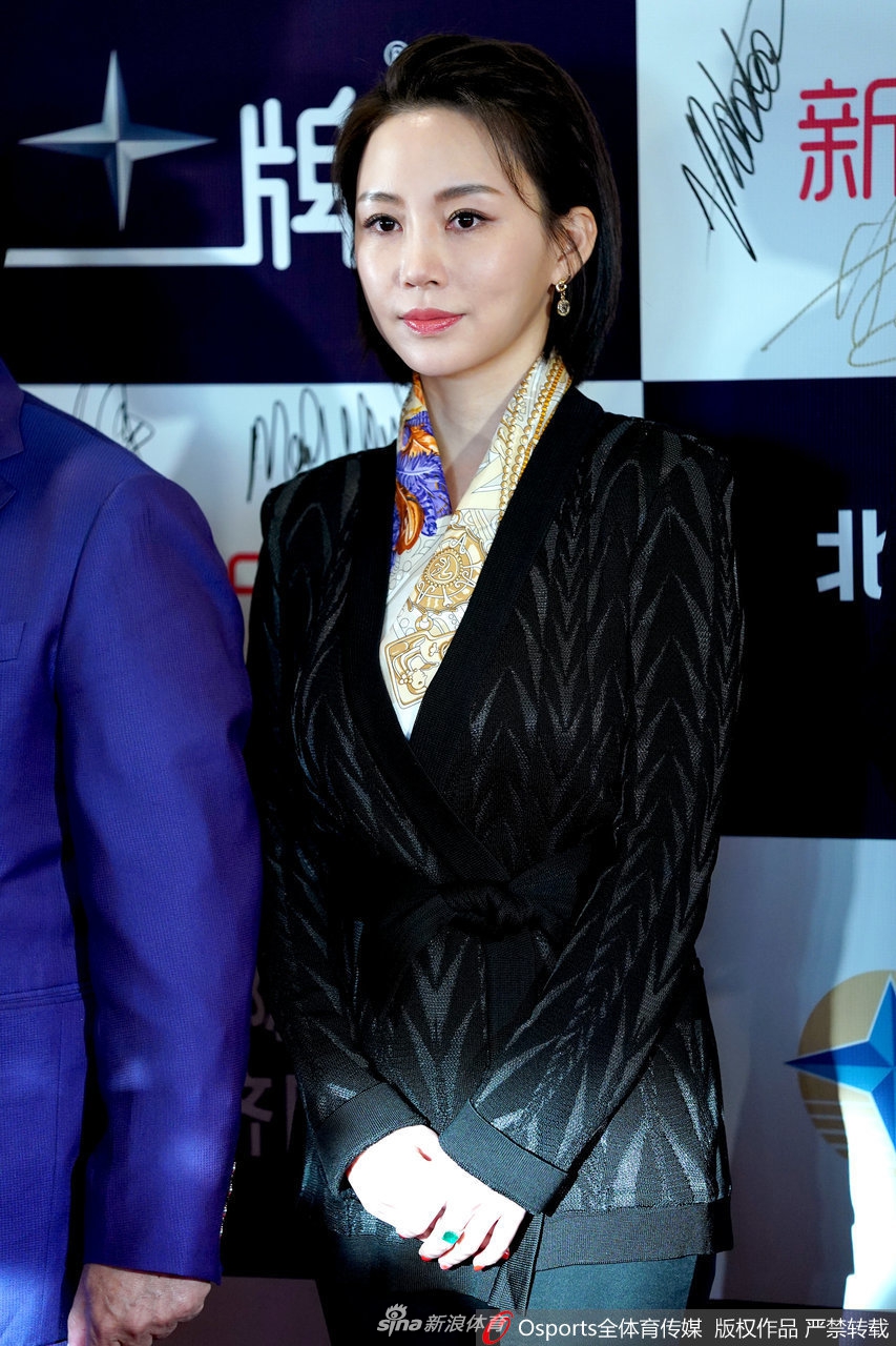 斯诺克中国公开赛开幕式：潘晓婷丁俊晖同框