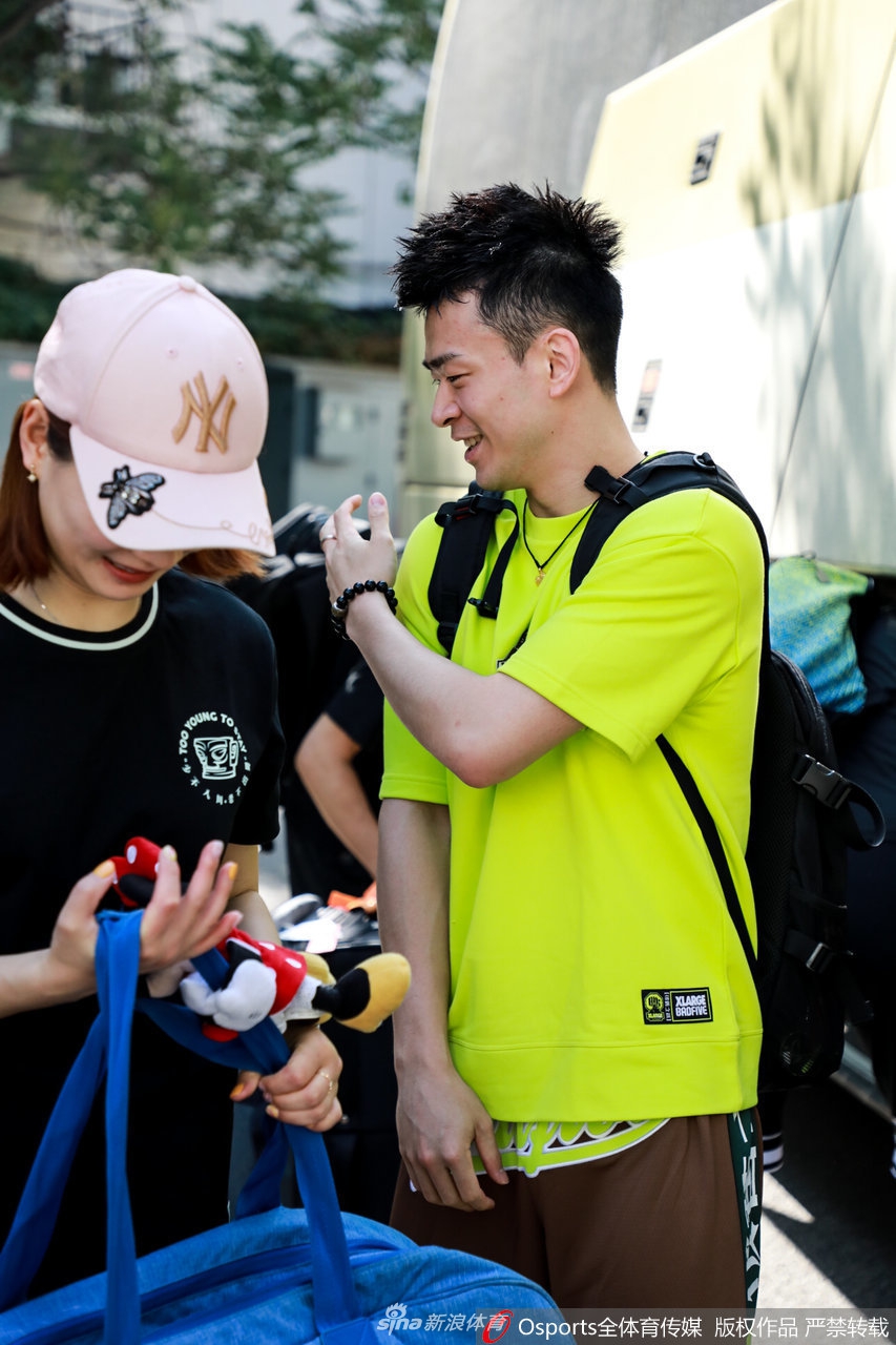 国羽集结赶赴成都备战世锦赛