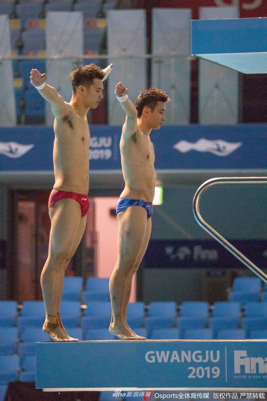 中国跳水队备战游泳世锦赛