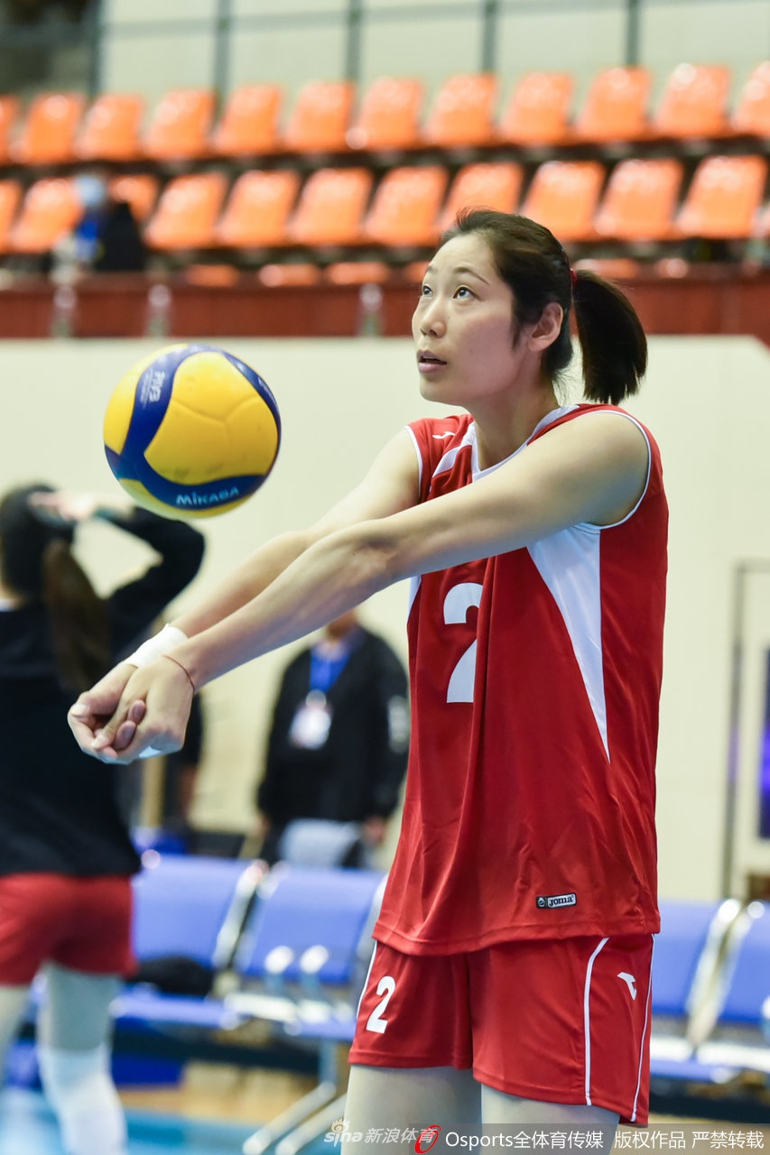 全运女排资格赛河南vs辽宁 朱婷颜妮热身