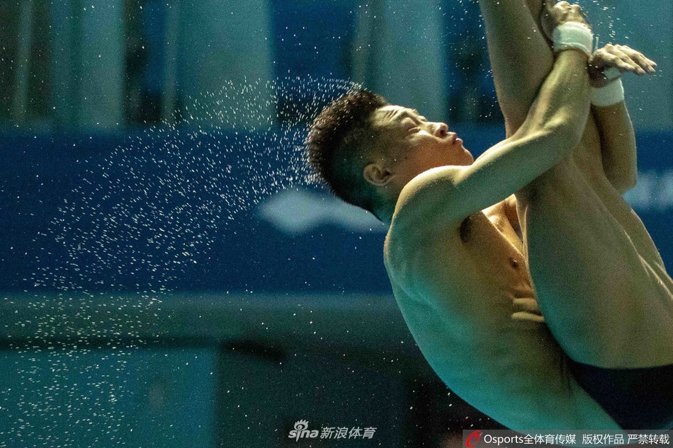 中国跳水队备战游泳世锦赛