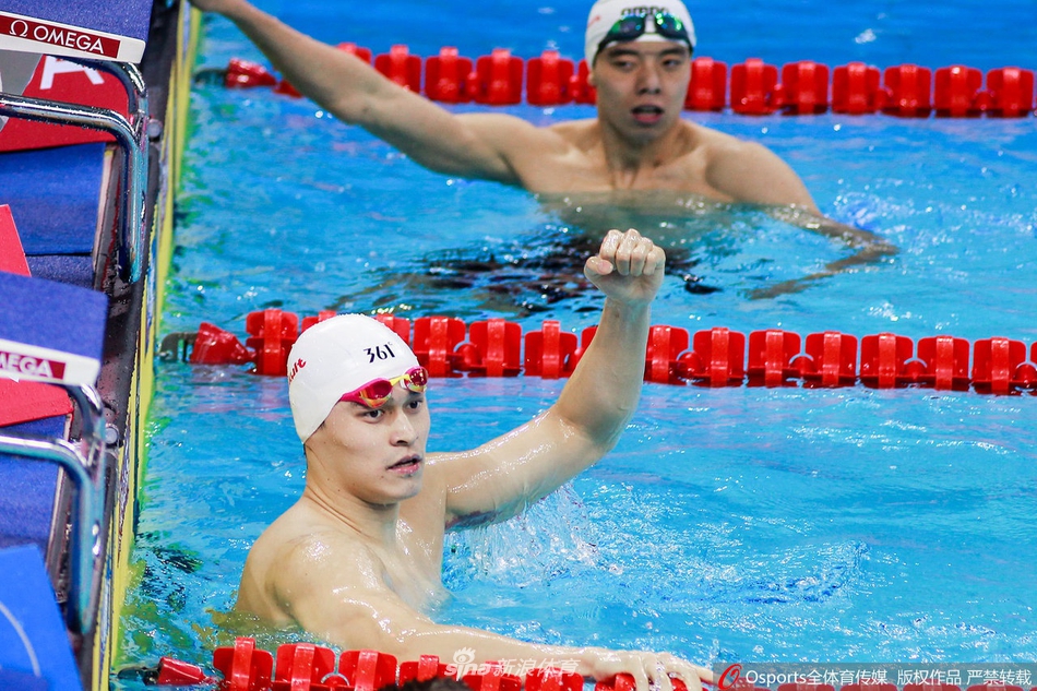 冠军游泳系列赛深圳站 孙杨400米自由泳夺冠