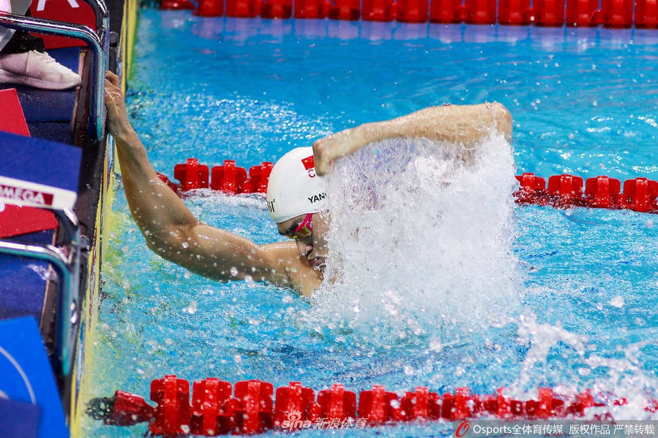 冠军游泳系列赛深圳站 孙杨400米自由泳夺冠