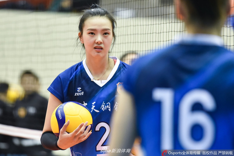 全运女排资格赛江苏3-0河南 朱婷休战