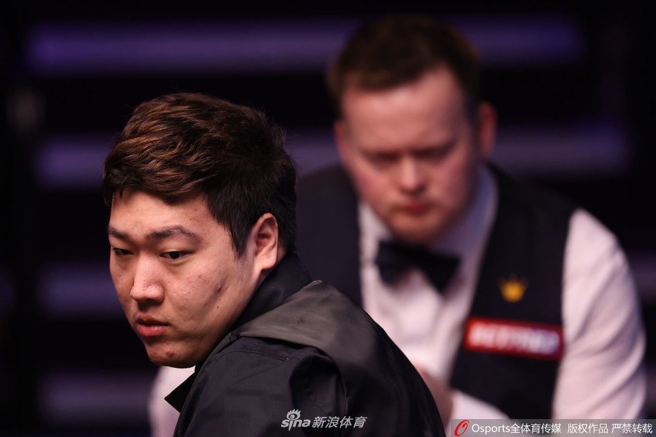 斯诺克世锦赛1/8决赛：颜丙涛暂落后墨菲