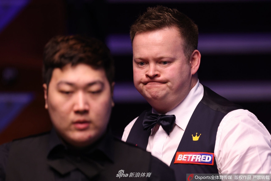 斯诺克世锦赛1/8决赛：颜丙涛暂落后墨菲