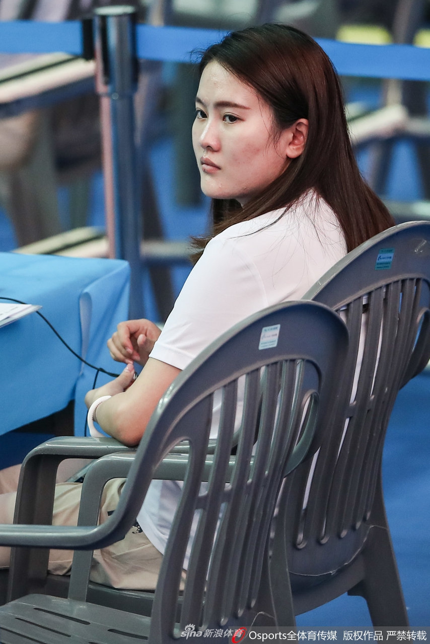 世锦赛陈若琳变身国际裁判