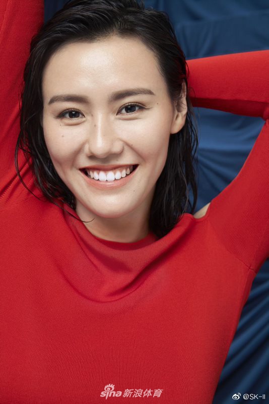 游泳女神刘湘庆祝24岁生日