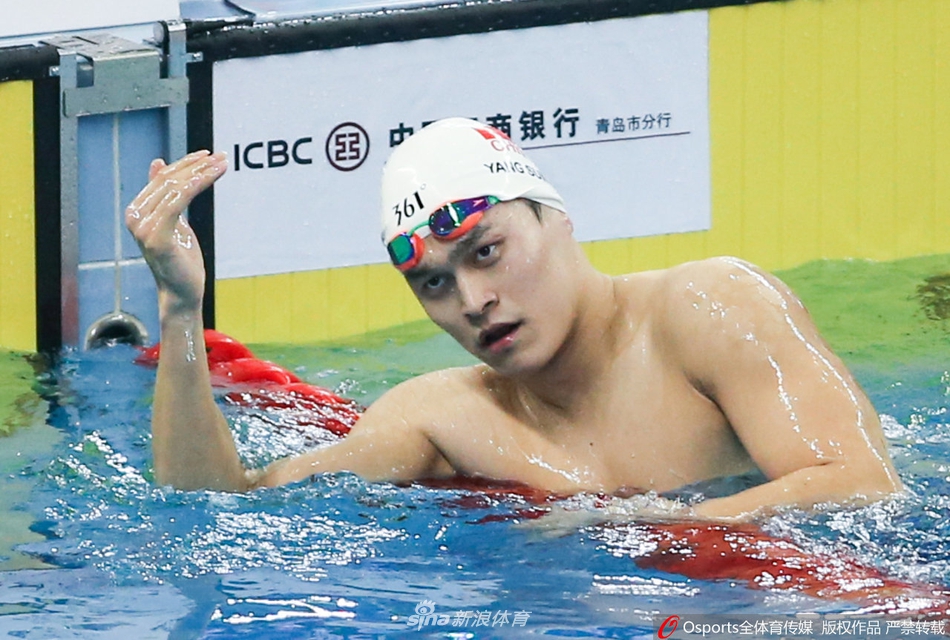 冠军赛孙杨400米自由泳夺冠