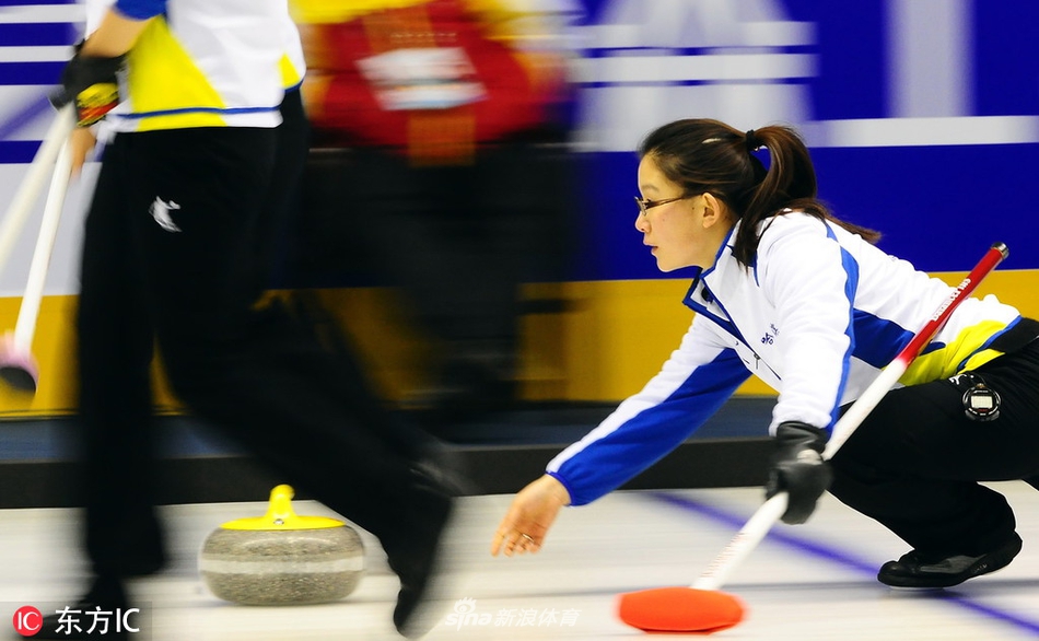 女子冰壶队队长王冰玉宣布退役