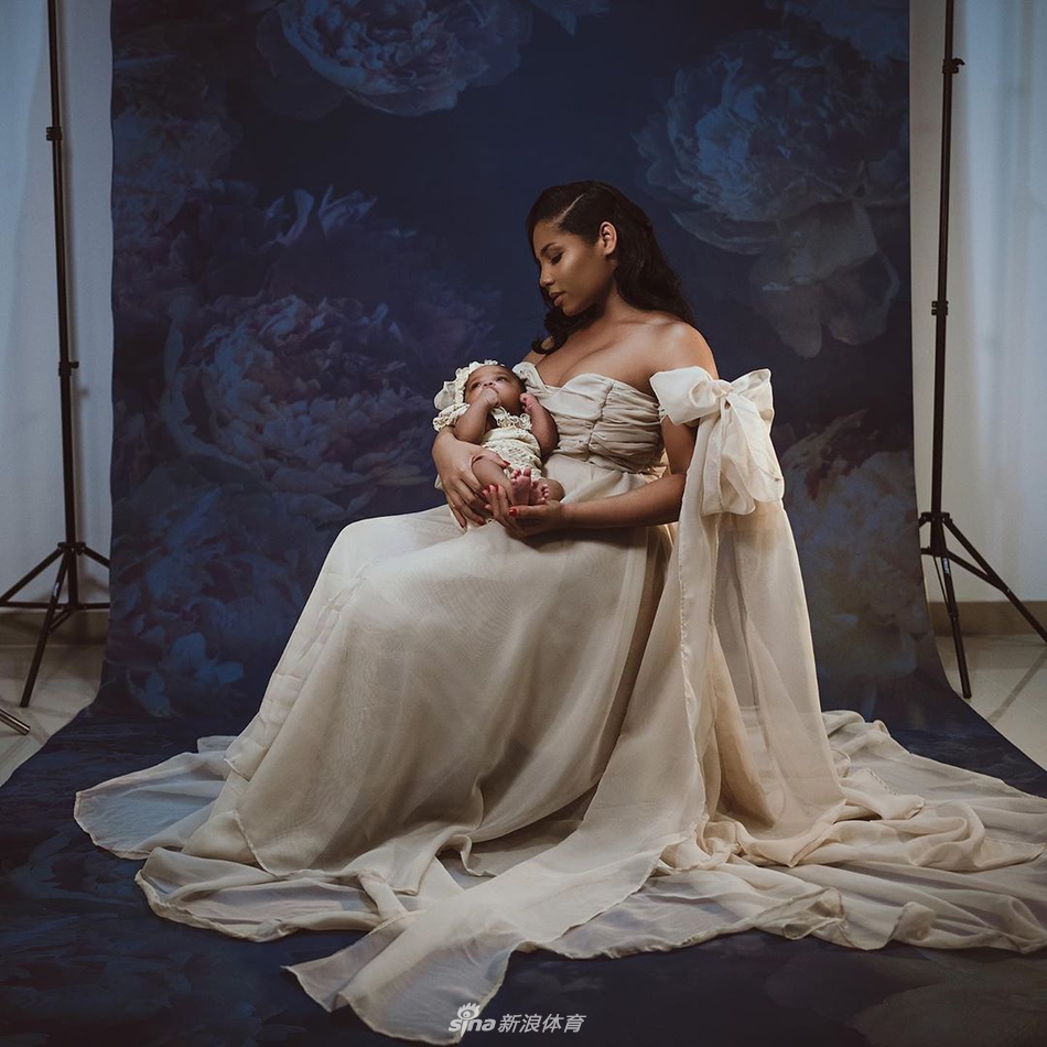 博尔特公布女儿照片