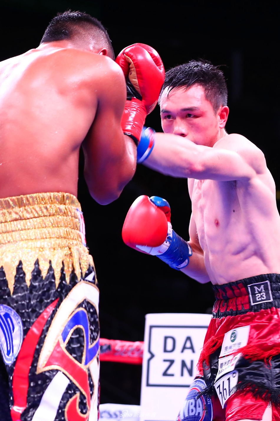 新浪直击徐灿赢得WBA世界金腰带