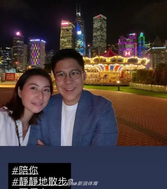 霍启刚郭晶晶恩爱瞬间